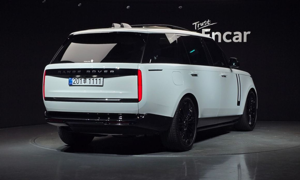 Land Rover Range Rover D350 Autobiography Long Wheel Base, 2025