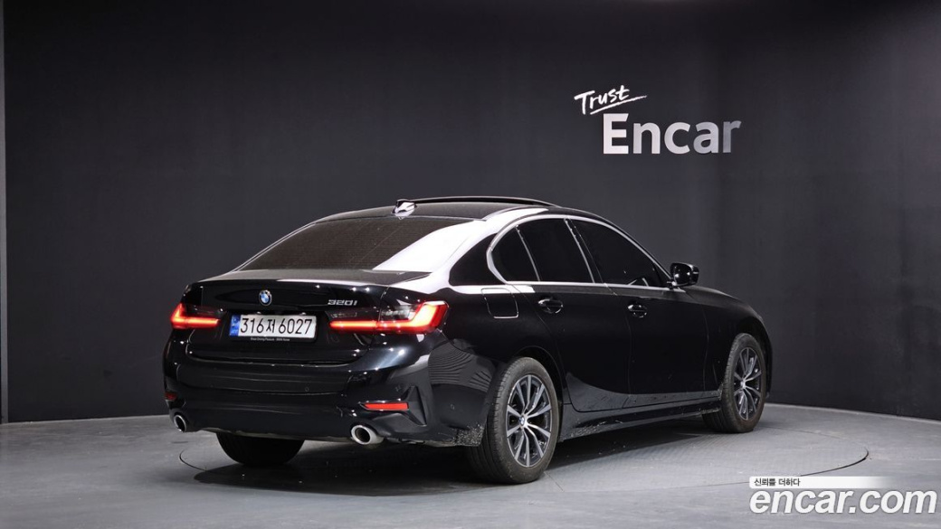 BMW 3-Series 320i, 2022