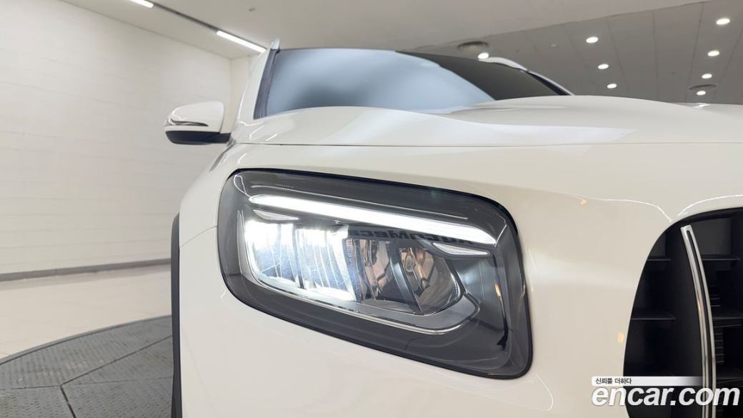 Mercedes-Benz GLB-Class AMG GLB35 4MATIC, 2025