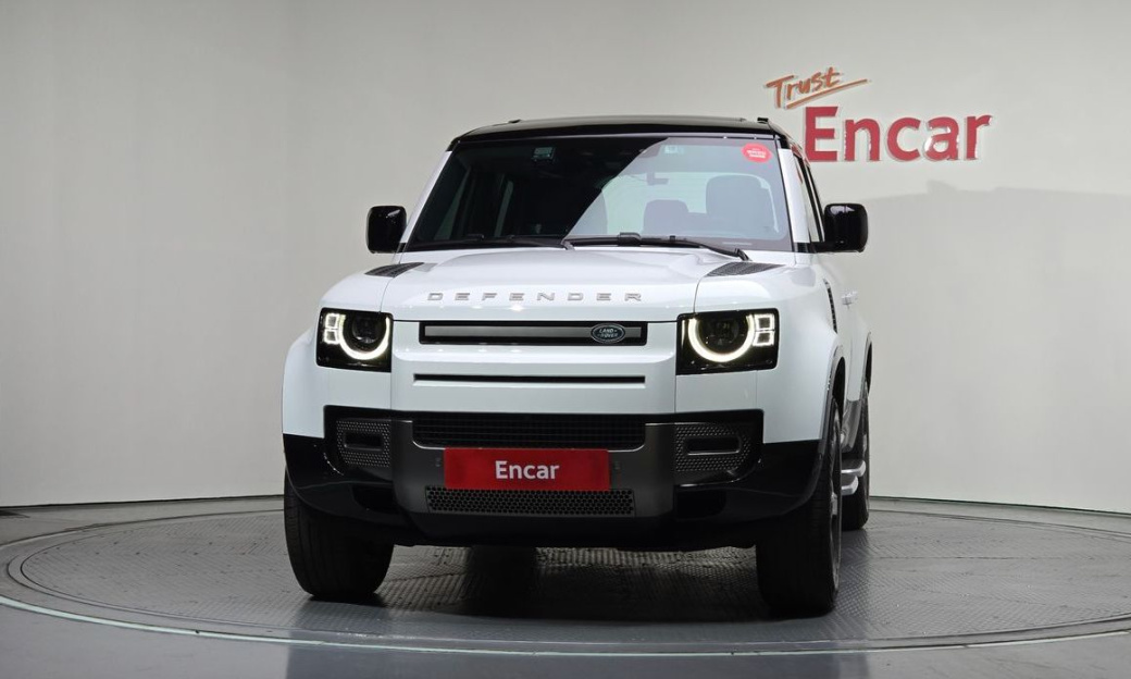 Land Rover Defender 110 P300 X-Dynamic SE, 2024