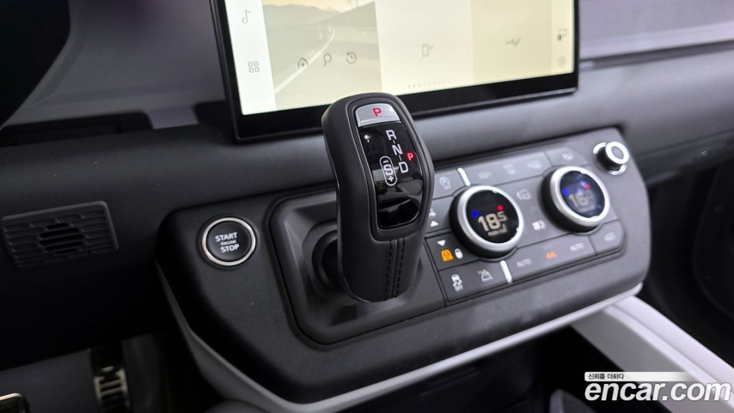 Land Rover Defender 110 D250 X-Dynamic SE, 2025