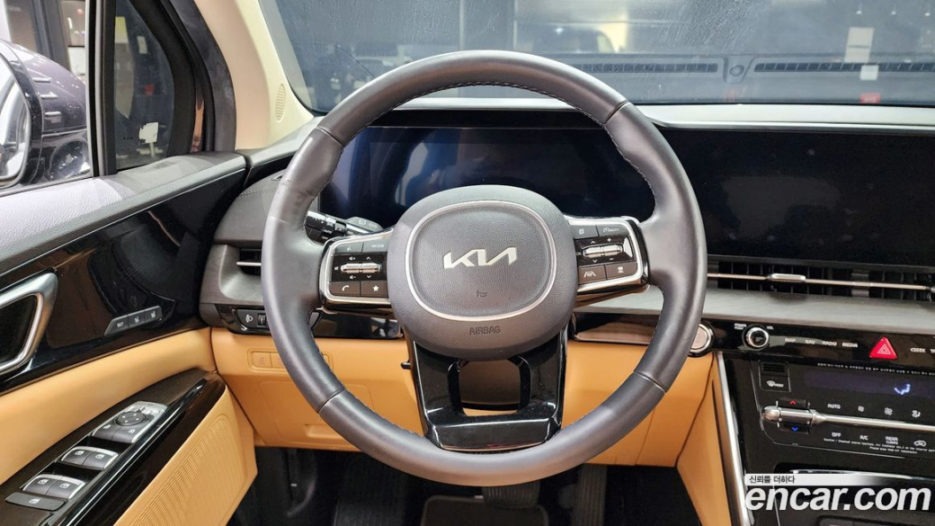 Kia Carnival 9-Seater Signature, 2023