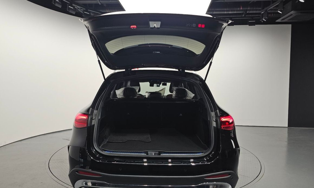 Mercedes-Benz GLC-Class GLC300 4MATIC AMG Line, 2025