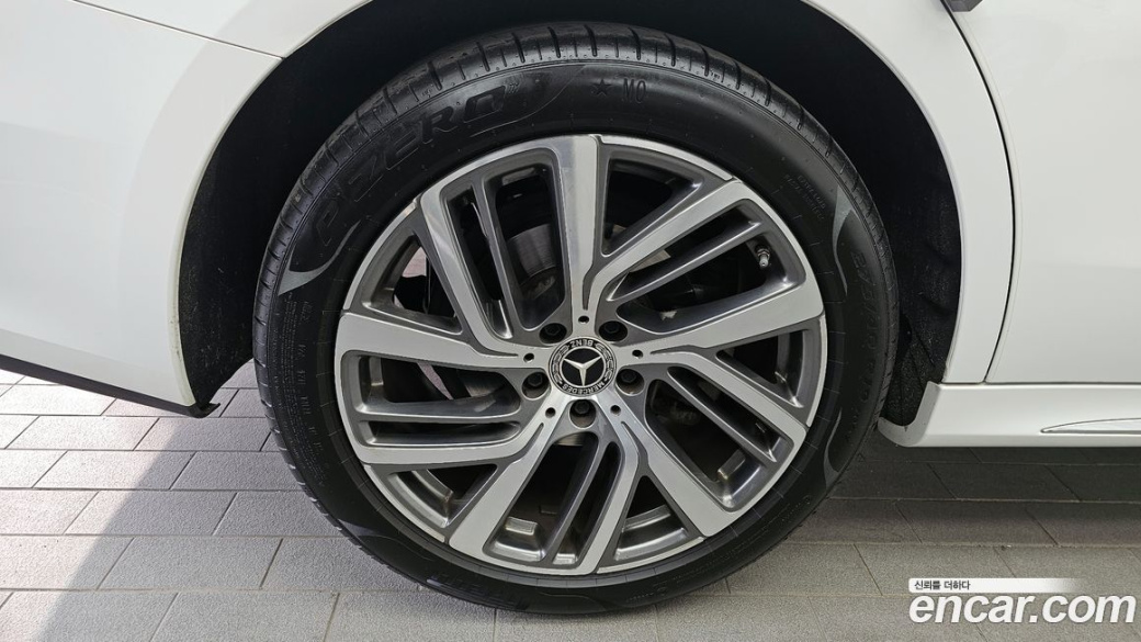 Mercedes-Benz E-Class E220d 4MATIC Exclusive, 2024