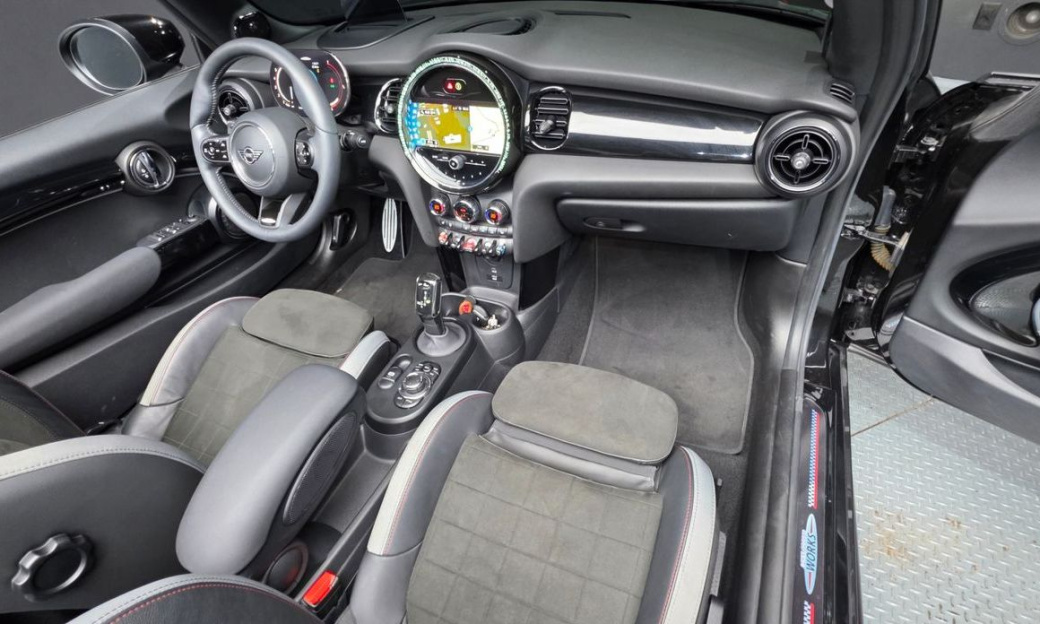Mini Cooper Convertible JCW, 2022