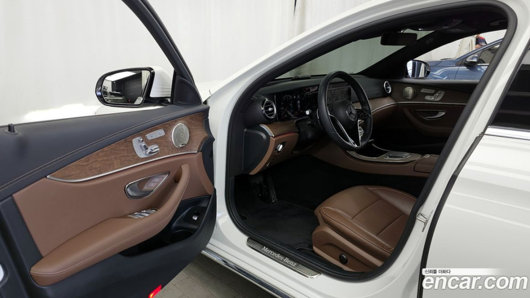 Mercedes-Benz E-Class E220d 4MATIC Exclusive, 2023