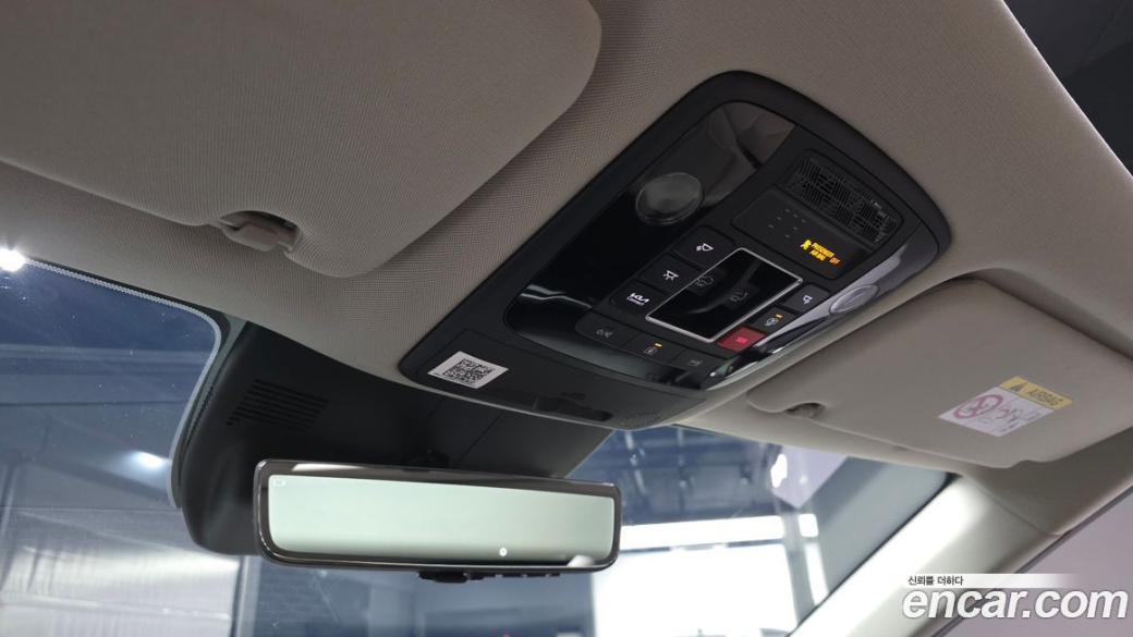 Kia Carnival 9-Seater Signature, 2024