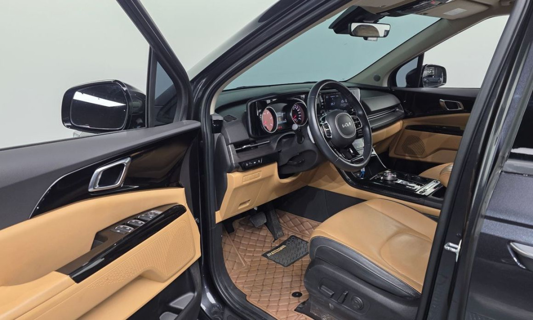 Kia Carnival 7-Seater Outdoor, 2022