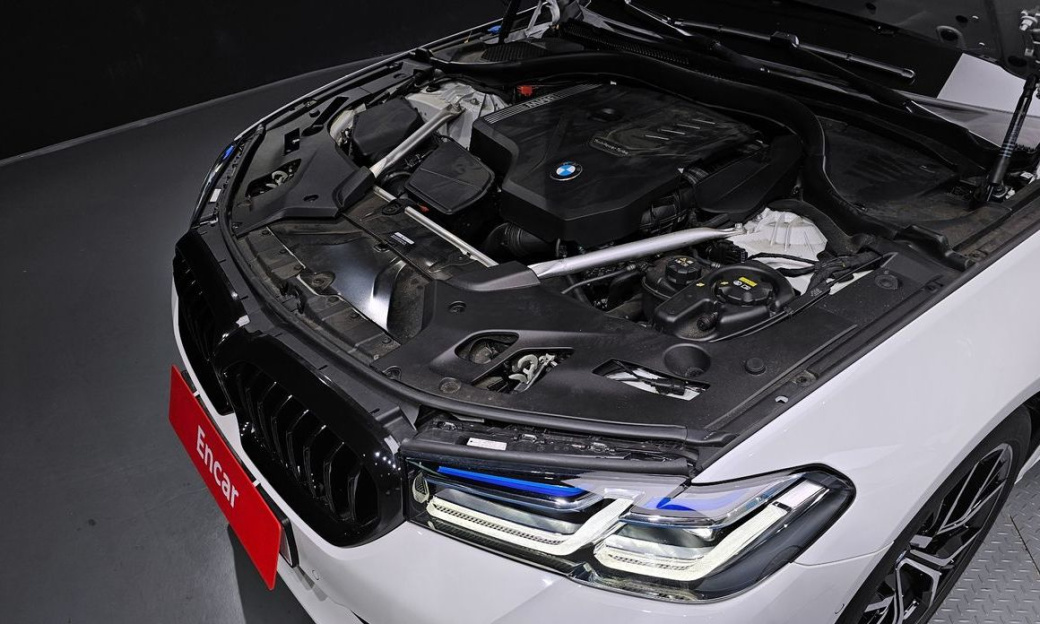 BMW 5-Series 530i M Sport Package, 2023