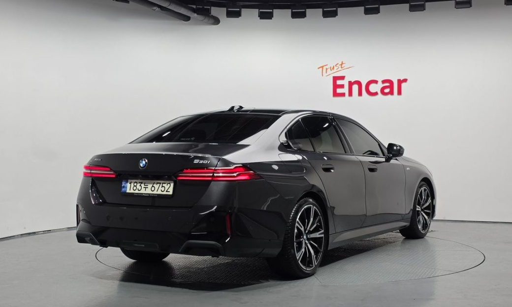 BMW 5-Series 530i xDrive M Sport, 2024
