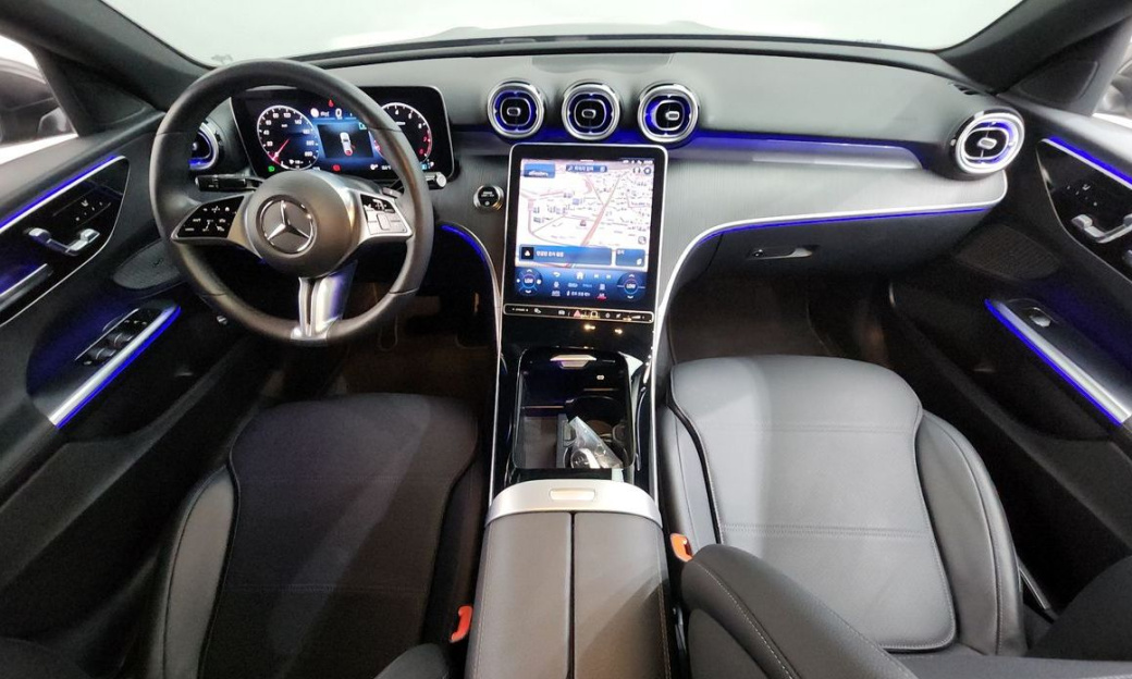 Mercedes-Benz C-Class C300 4MATIC Avantgarde, 2023