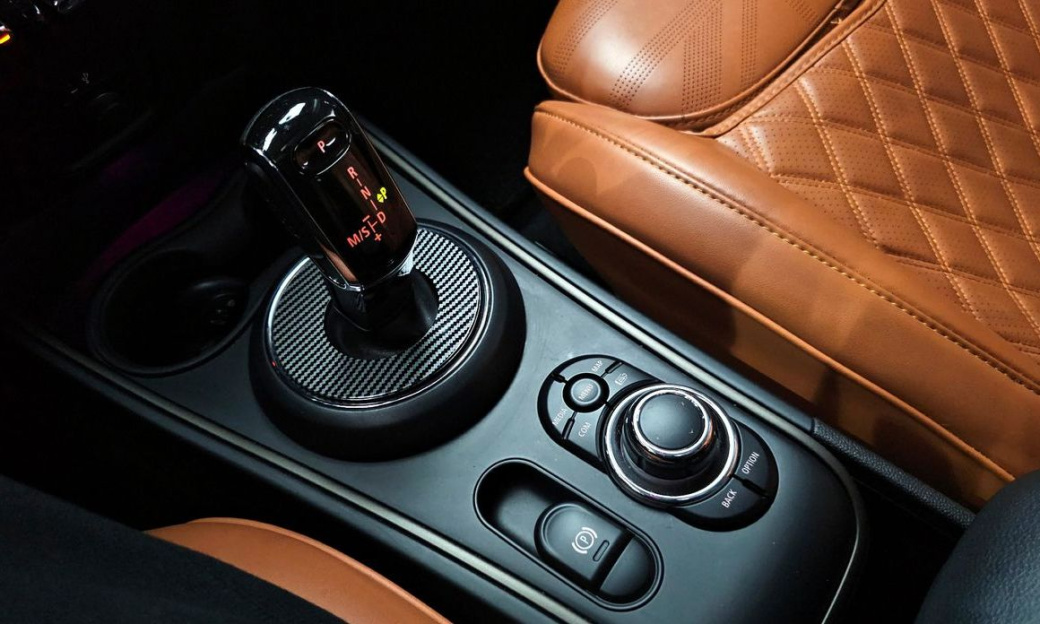 Mini Countryman Classic Plus Launch Pack, 2024