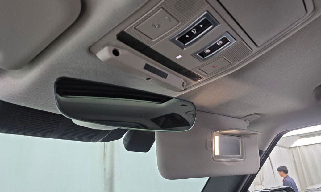 Land Rover Defender 110 D250 SE, 2022