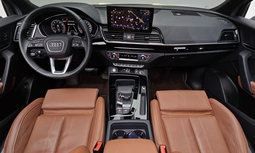 Audi Q5 45 TFSI Quattro Premium, 2024