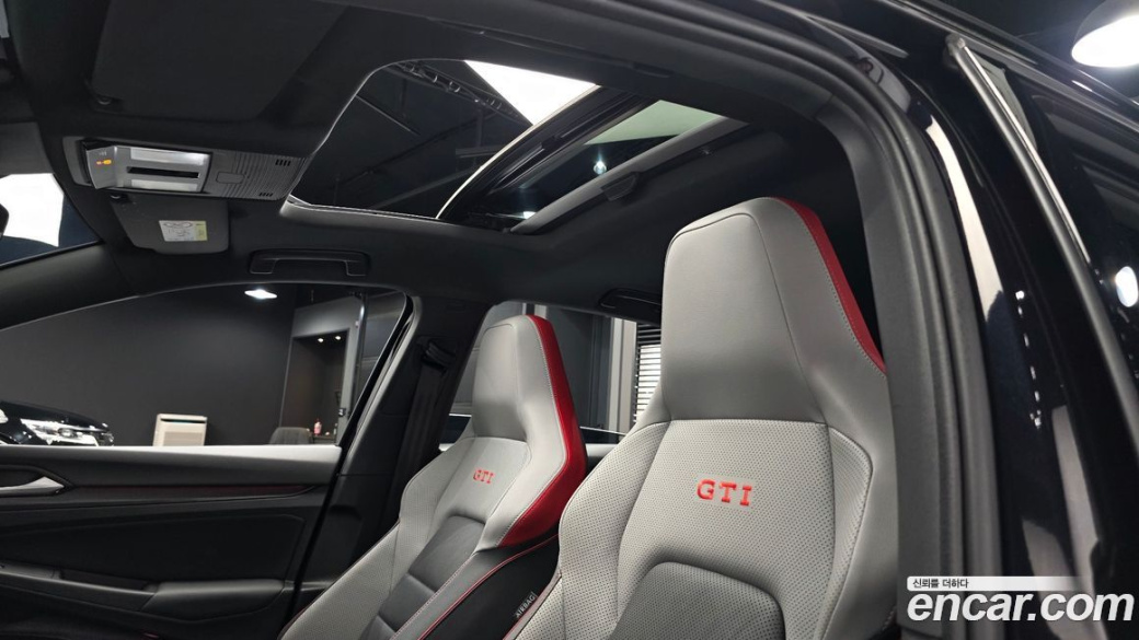 Volkswagen Golf 2.0 GTI, 2024