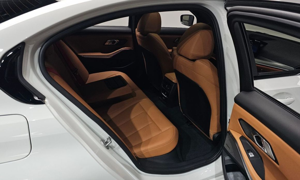 BMW 3-Series 320i M Sport, 2024