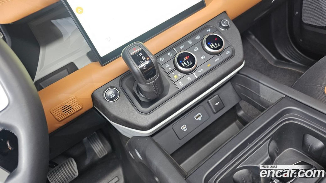 Land Rover Defender 130 D300 X-Dynamic HSE, 2024