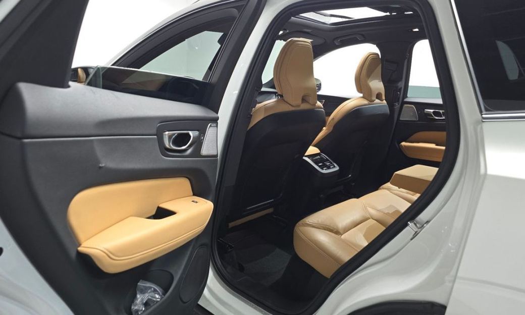 Volvo XC60 B5 Ultimate Bright, 2023