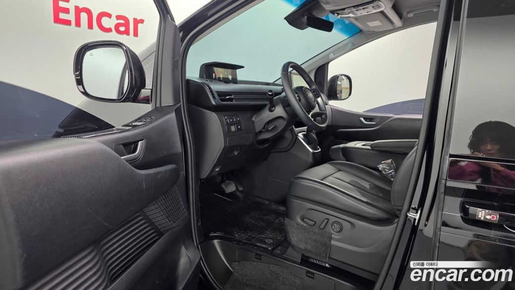 Hyundai Staria Tourer 9-Seater, 2025