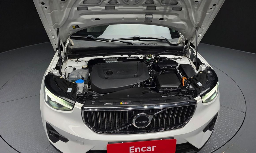 Volvo XC40 B4 Ultra Bright, 2025