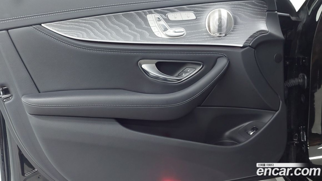 Mercedes-Benz E-Class E350 4MATIC AMG Line, 2022
