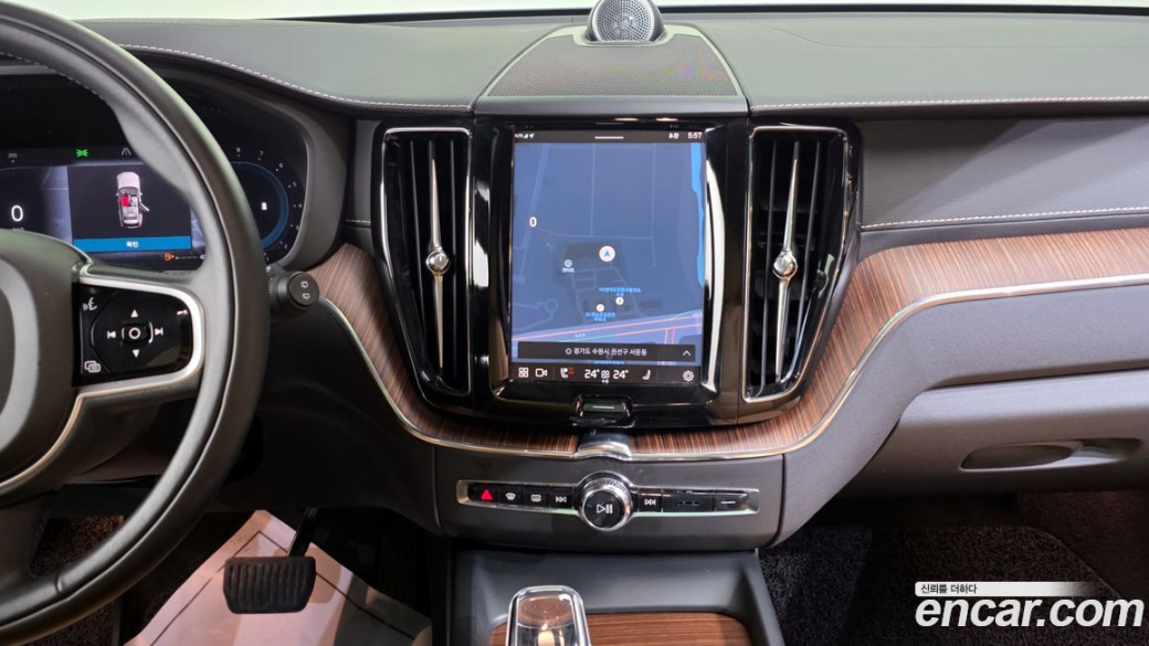 Volvo XC60 B5 Inscription, 2022