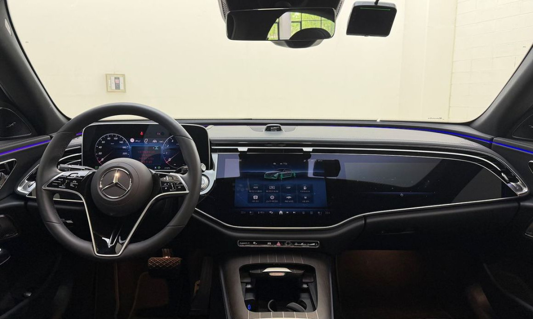 Mercedes-Benz E-Class E450 4MATIC Exclusive, 2025