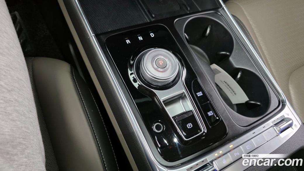 Kia Carnival 9-Seater Gravity, 2024