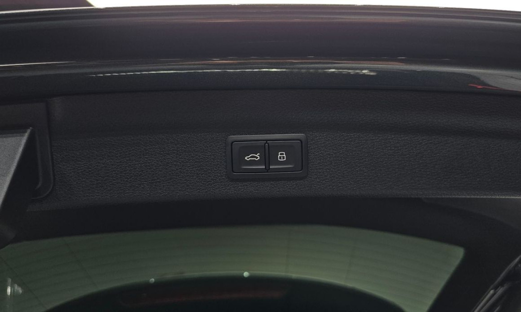 Audi Q3 35 TDI Premium, 2025