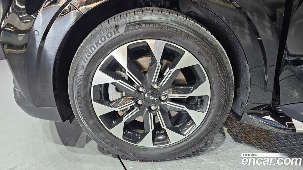 Kia Carnival 9-Seater Signature, 2023