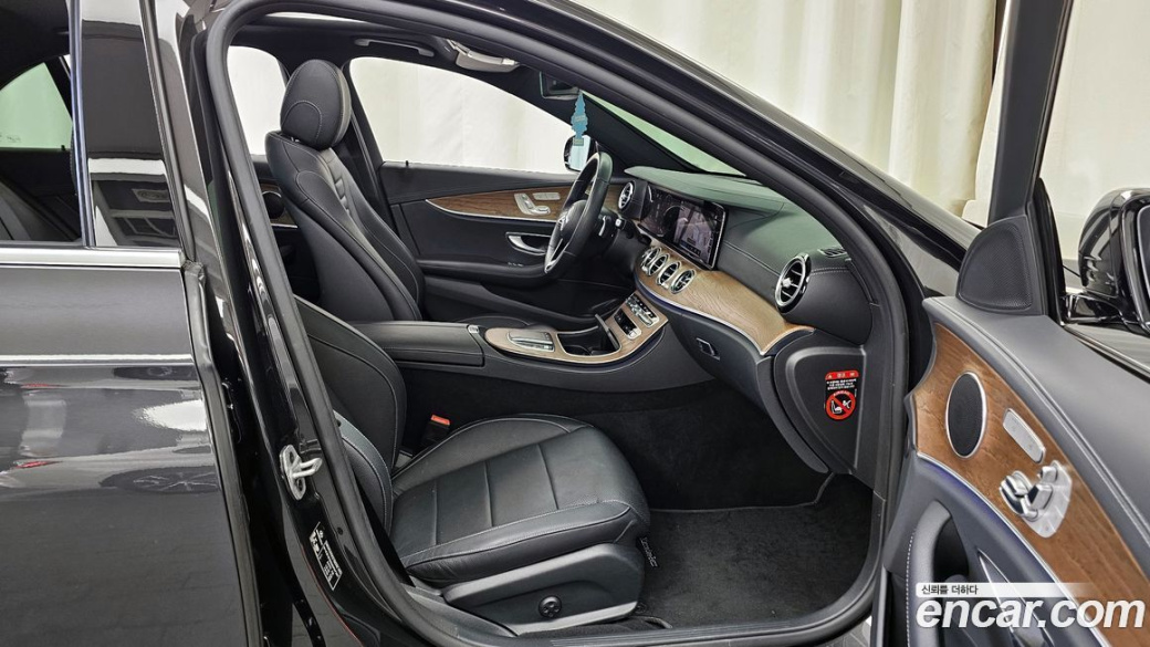 Mercedes-Benz E-Class E220d 4MATIC Exclusive, 2021