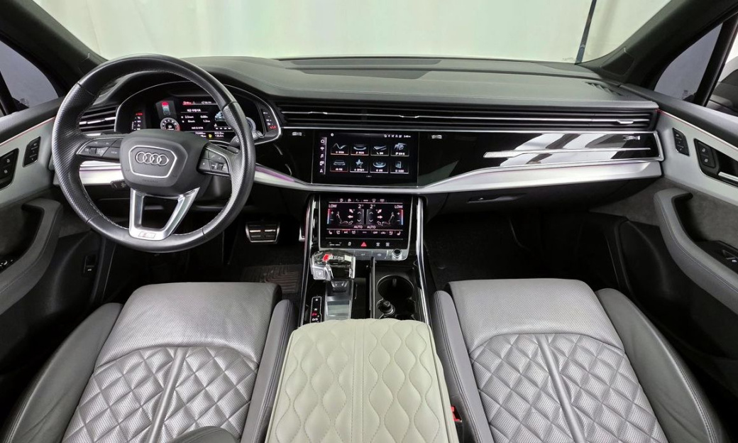 Audi Q7 55 TFSI Quattro Premium, 2022