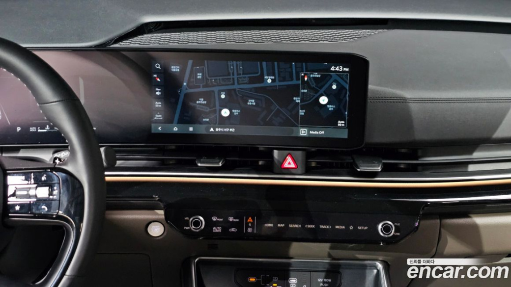 Kia Carnival 7-Seater Gravity, 2025