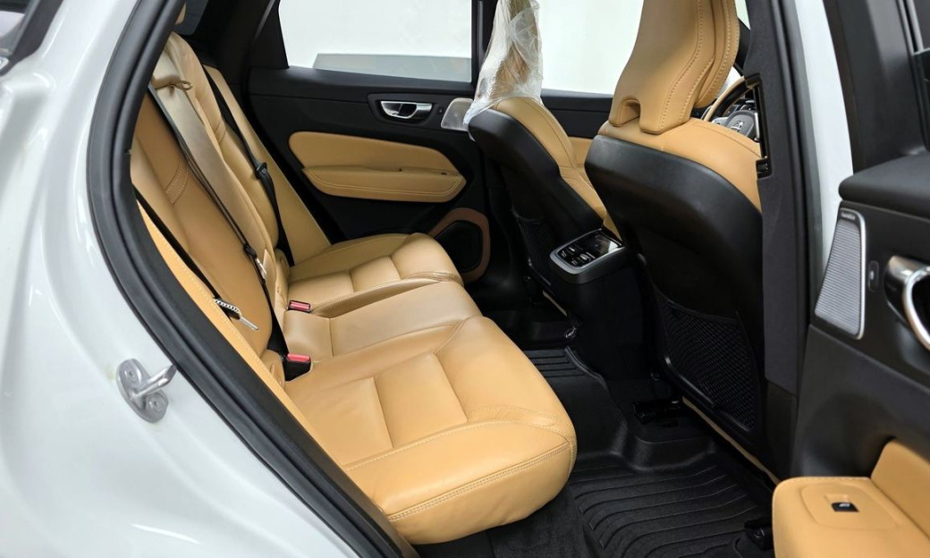 Volvo XC60 B6 Ultimate Bright, 2023