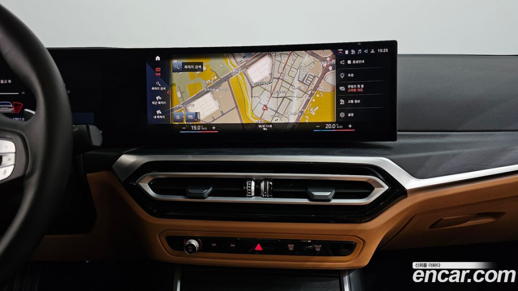 BMW 3-Series 320i, 2023