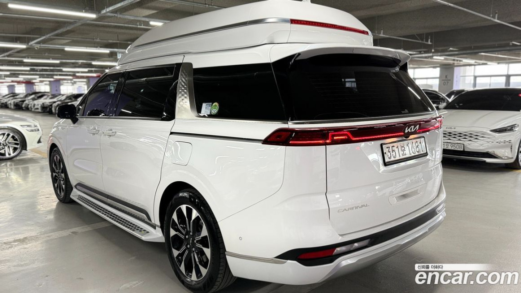 Kia Carnival 9-Seater Hi-Limousine, 2022
