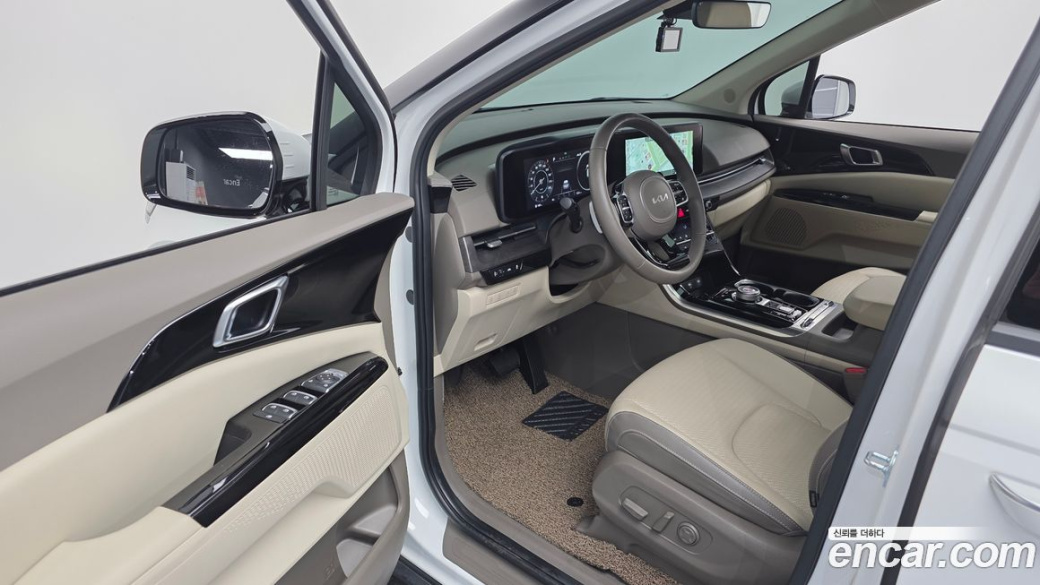 Kia Carnival 7-Seater Noblesse, 2023