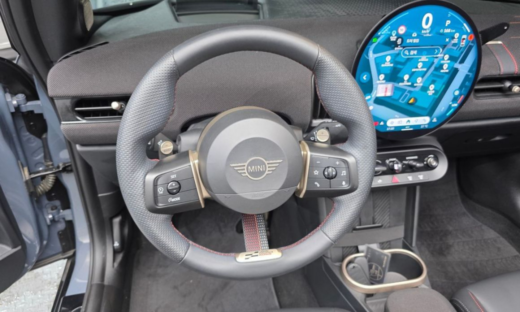 Mini Cooper Convertible JCW, 2025