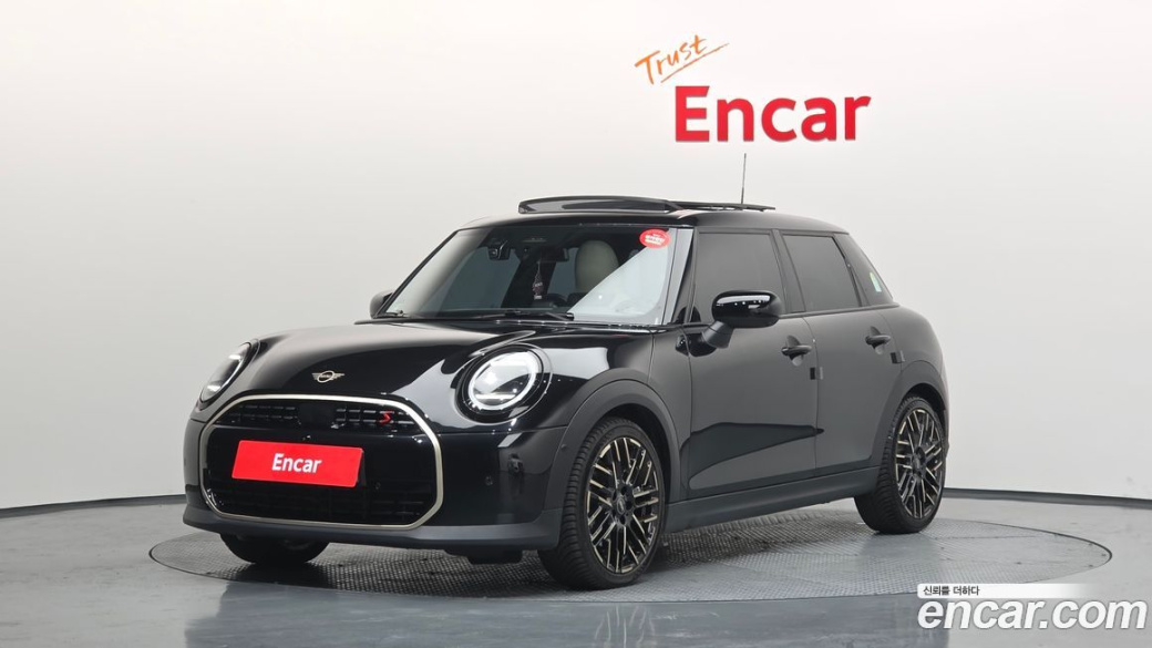 Mini Cooper 5 Door Favoured, 2025