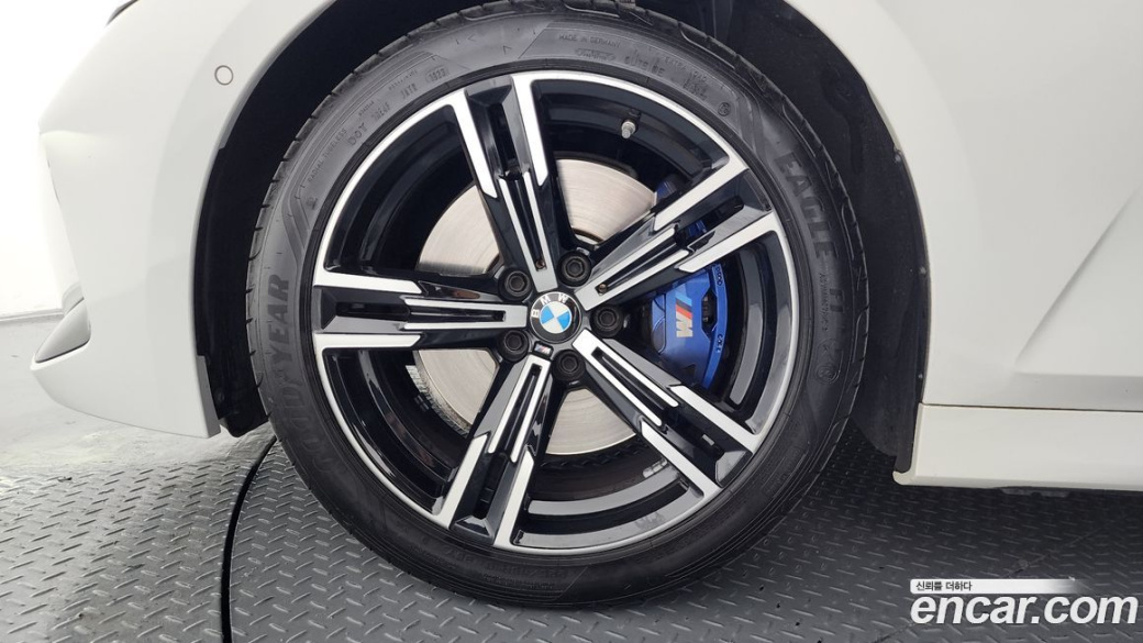 BMW 3-Series 320i M Sport, 2023