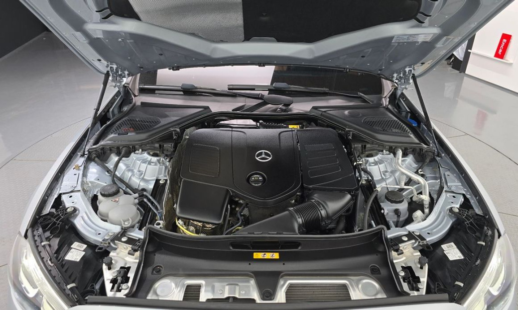 Mercedes-Benz E-Class E200 Avantgarde, 2025