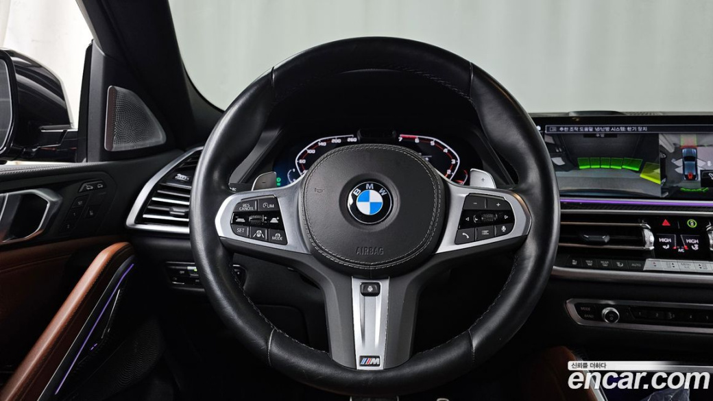BMW X6 M50i, 2022