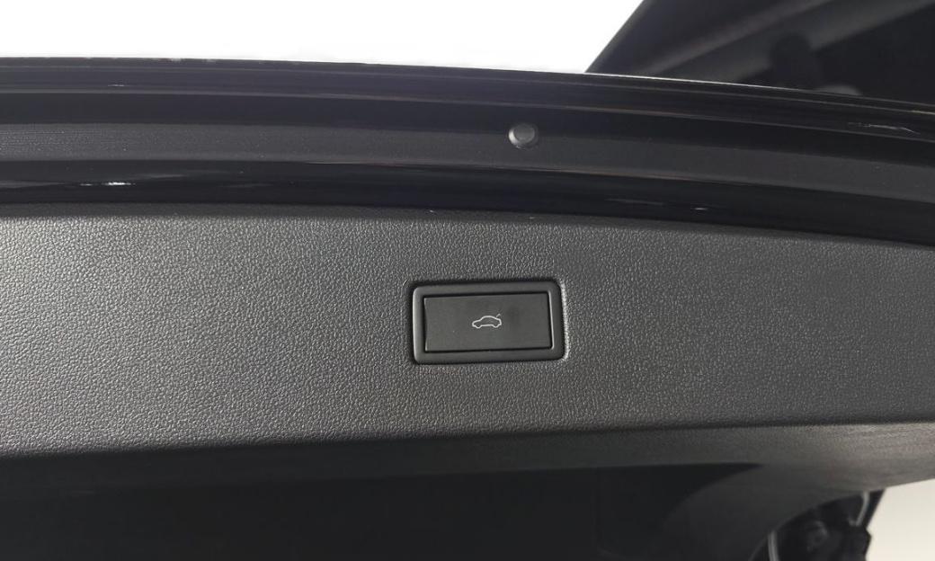 Volkswagen Tiguan 2.0 TSI Prestige, 2024