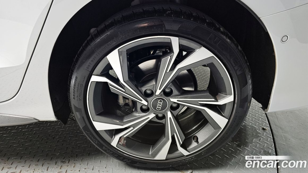 Audi A3 40 TFSI Premium, 2025