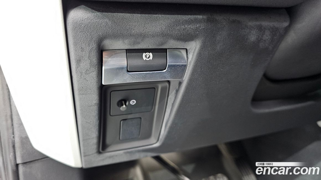 Land Rover Defender 110 D250 SE, 2023