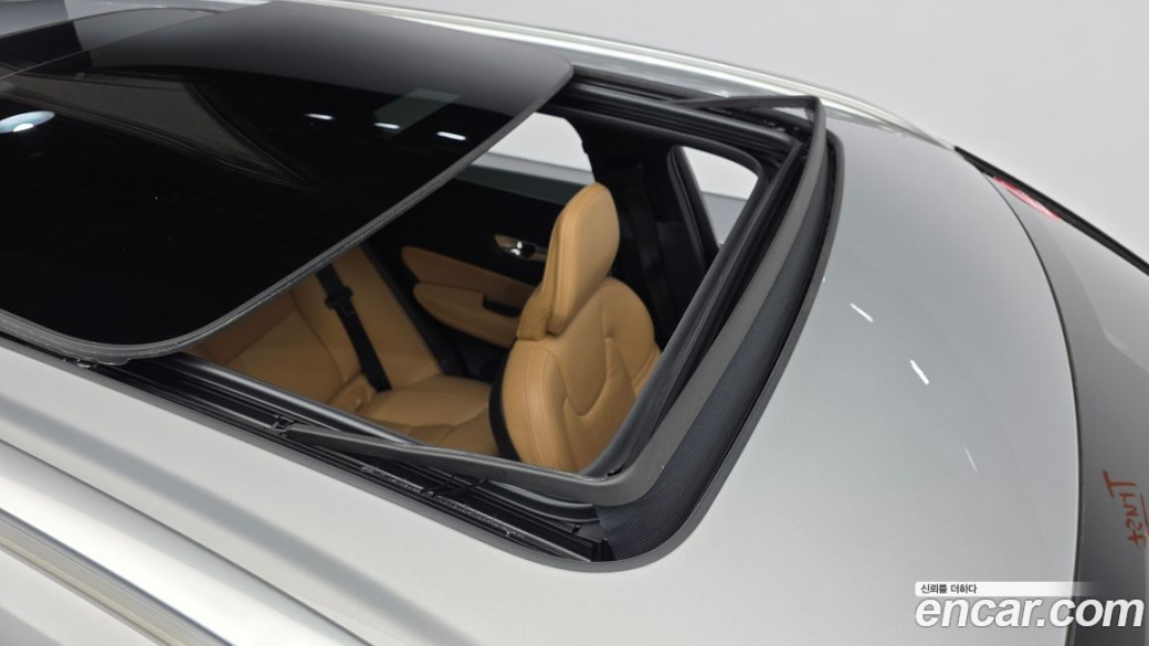 Volvo XC60 B5 Inscription, 2022