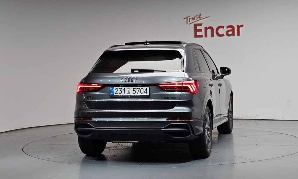 Audi Q3 35 TDI Premium, 2025