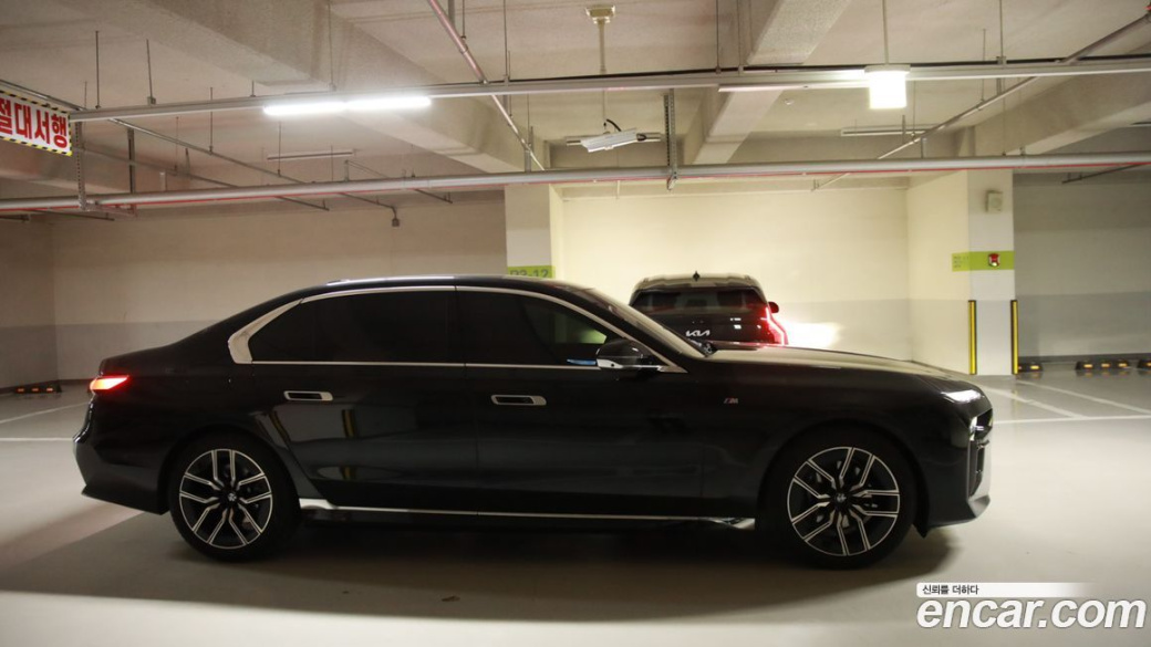 BMW 7-Series 740d xDrive M Sport, 2025
