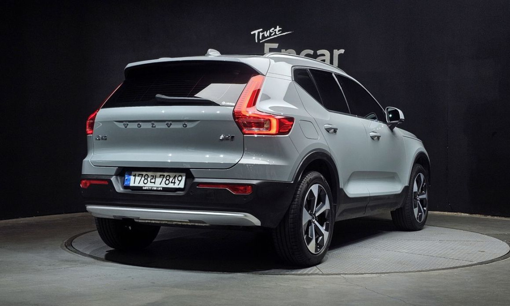 Volvo XC40 B4 Ultimate Bright, 2024