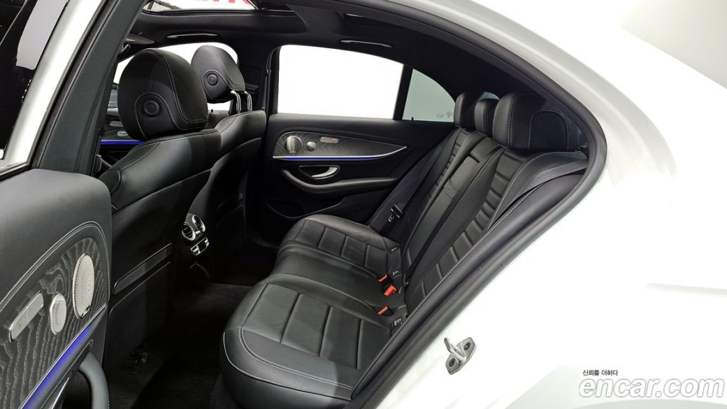 Mercedes-Benz E-Class E350 4MATIC AMG Line, 2022